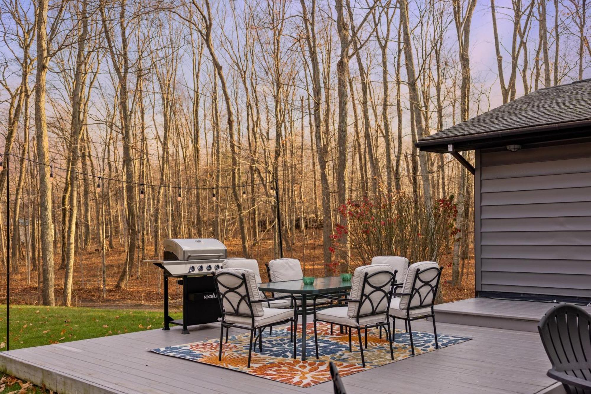 Private & Convenient-Hot Tub-Fire Pit-Game Room! Petoskey Exterior photo